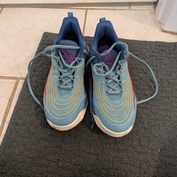 Kid's basketball shoes - Picture 2 of 3